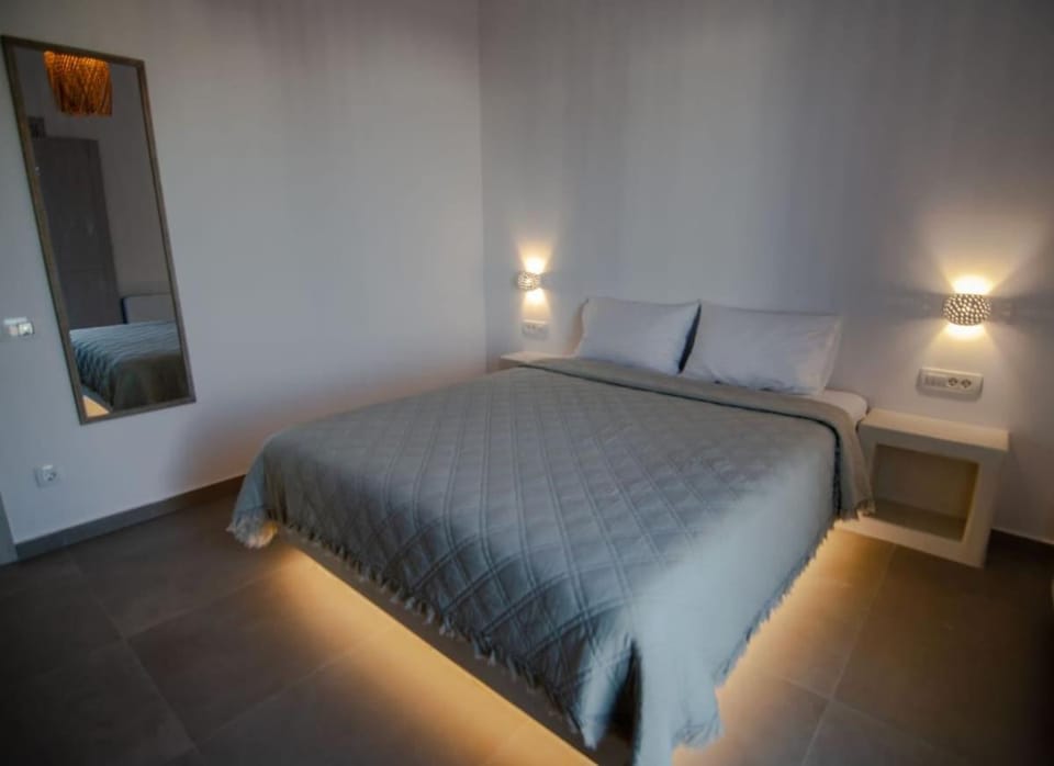 evilion House in Santorini
