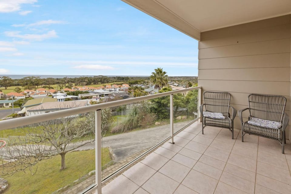 Eastern Views Beach House House in Lakes Entrance
