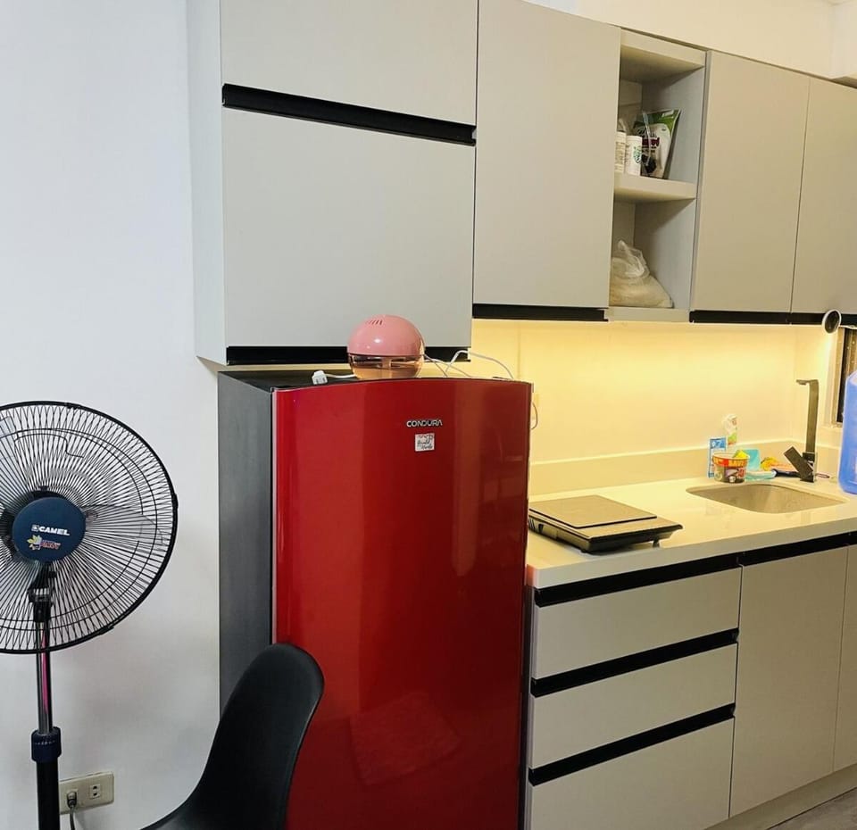 Camp O Your Cozy Escape in Alabang Apartment in Muntinlupa