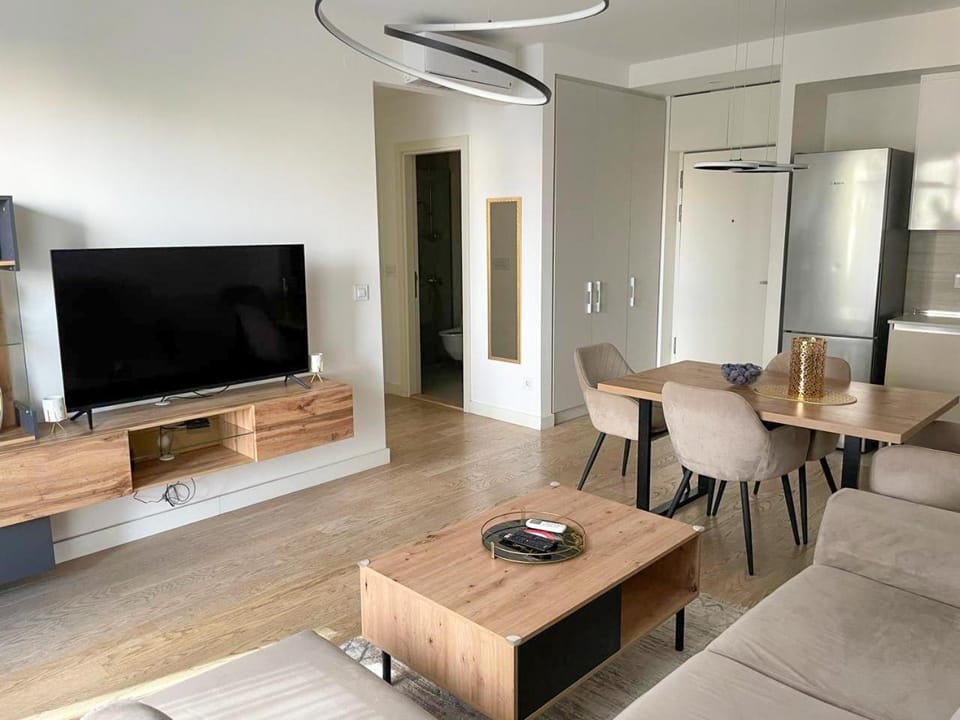 TV and multimedia, Living room, Dining area