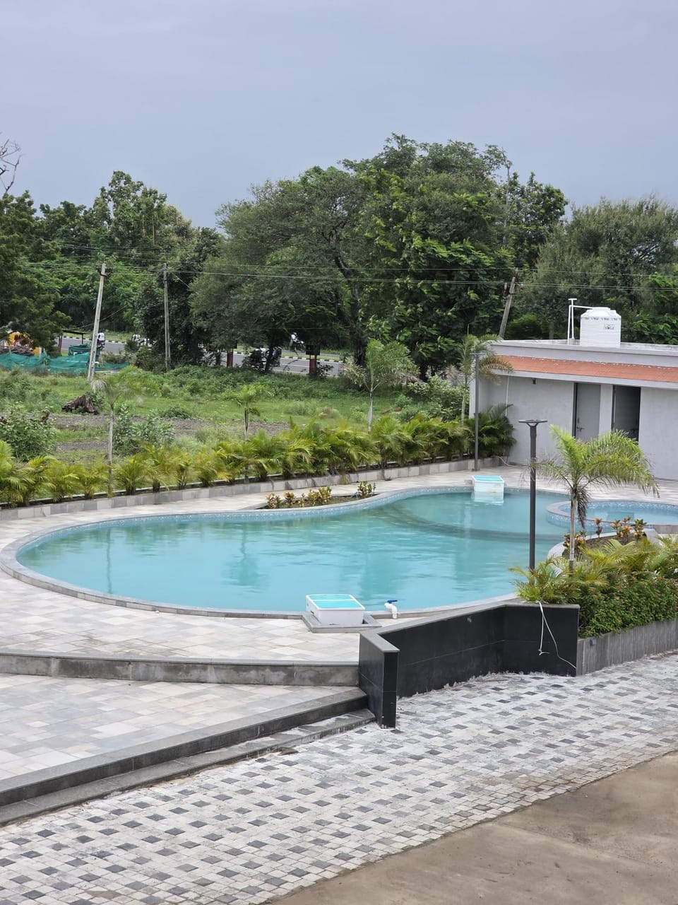Swimming pool