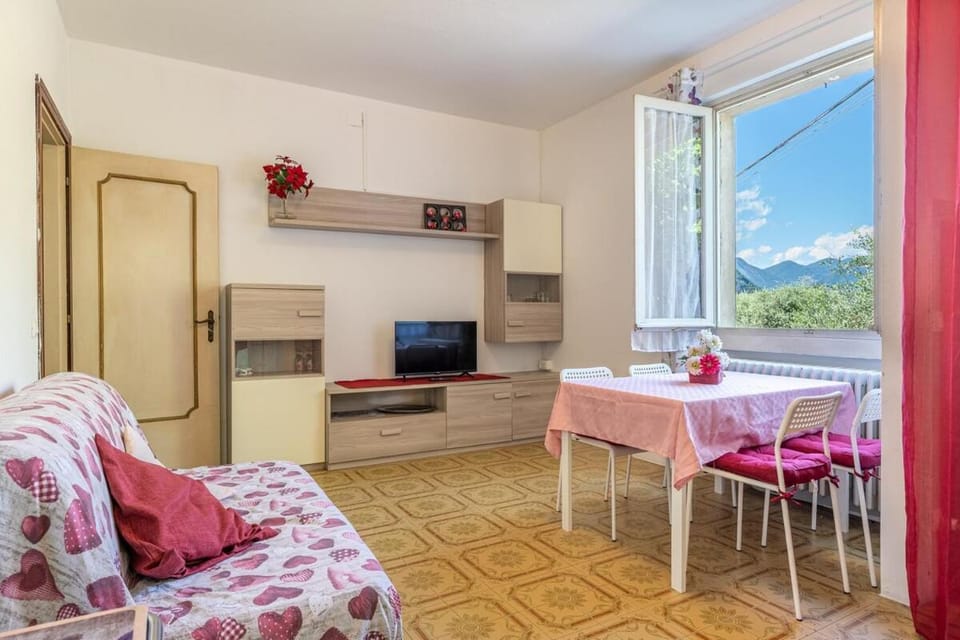 iseo lake view pool, dog friendly- 3Rosso Apartment in Province of Brescia