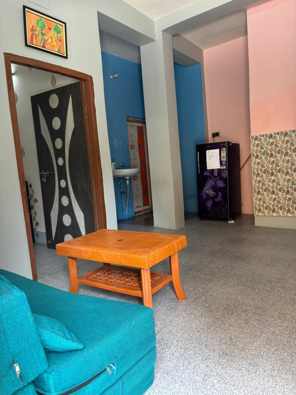 Hidden Hut Apartment in Kolkata