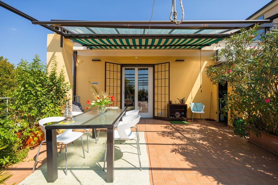 Balcony/Terrace, Dining area