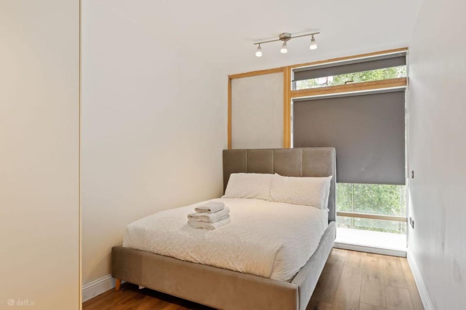 Modern City Centre Apt with Balcony in Dublin 1 Apartment in Dublin