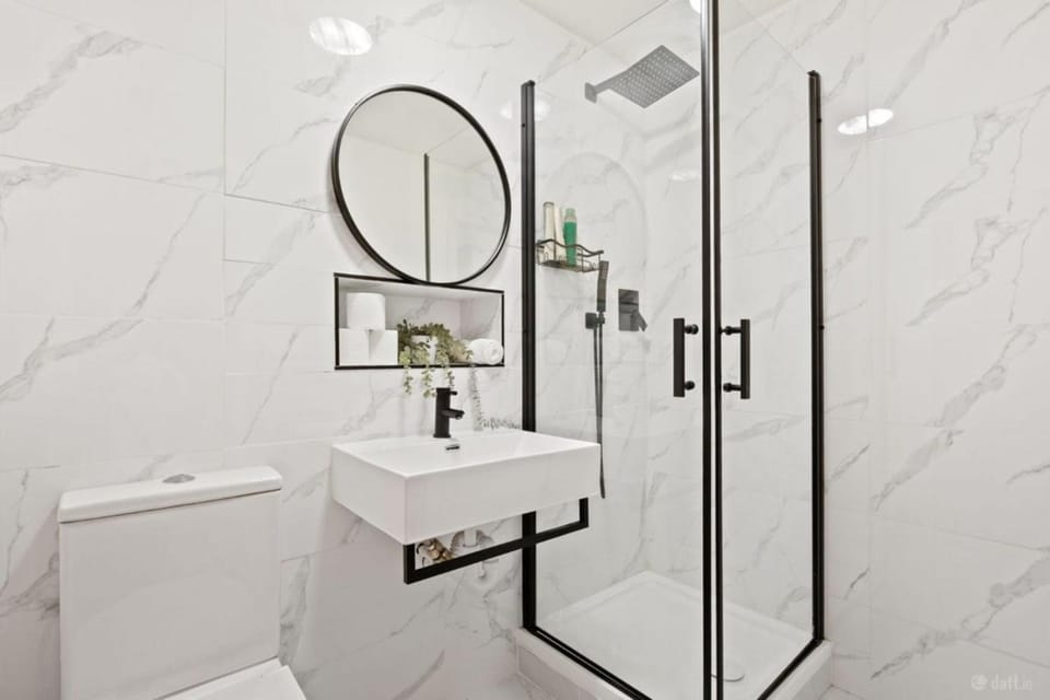 Modern City Centre Apt with Balcony in Dublin 1 Apartment in Dublin