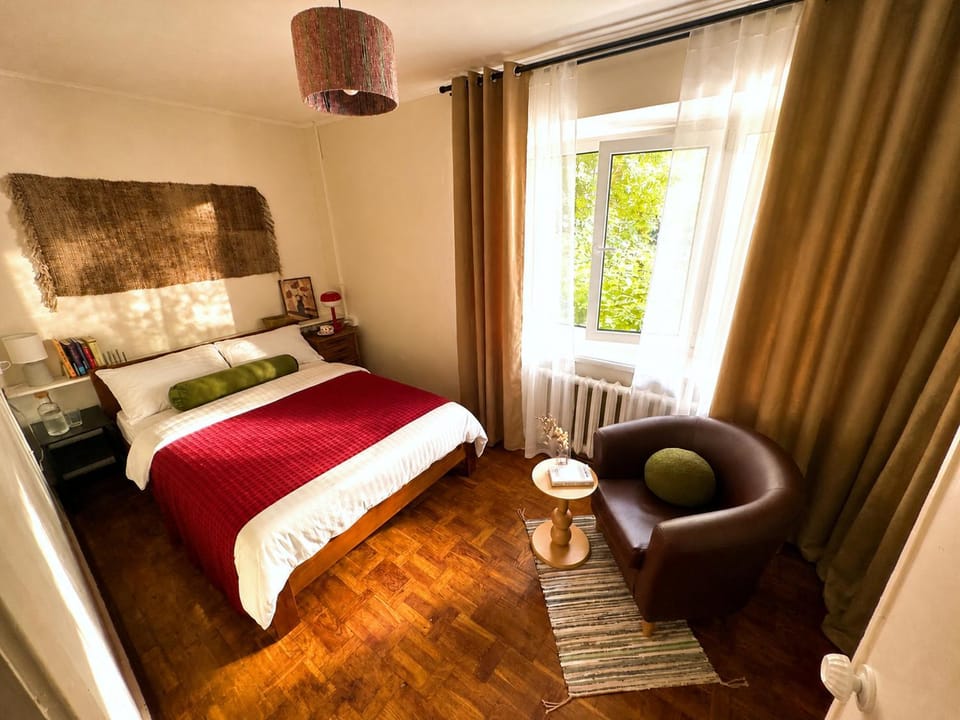 Bed, Photo of the whole room, Bedroom