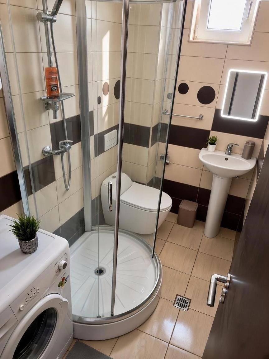 Shower, Toilet, Bathroom, towels, washing machine