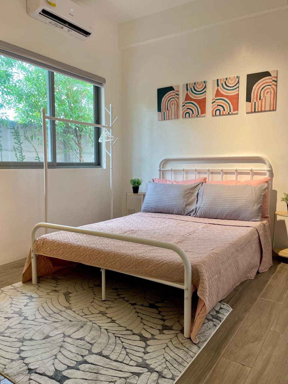 Premier Suites 3BR Condo Pool and Free Parking Apartment in Iloilo City