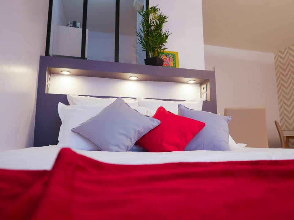 Bed, Decorative detail