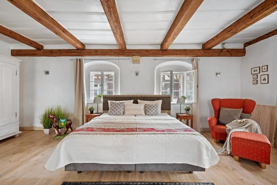 Bed, Living room, Photo of the whole room, Bedroom