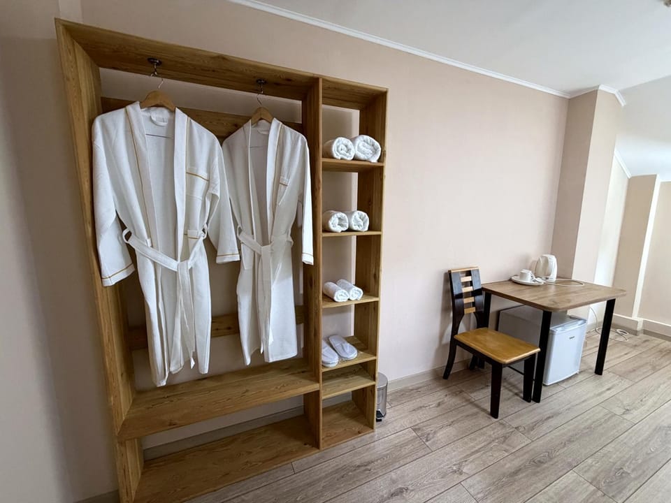 towels, wardrobe