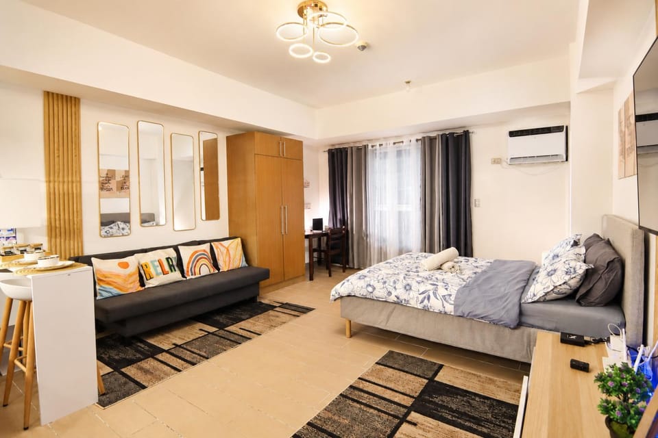 Casa Menuchah at Venice Luxury Residences with access to Venice Mall, near BGC & Airport Apartment hotel in Makati