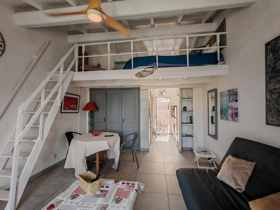 Chez maxime - Studio cosy avec piscine, tennis & pétanque Apartment in Sainte-Maxime