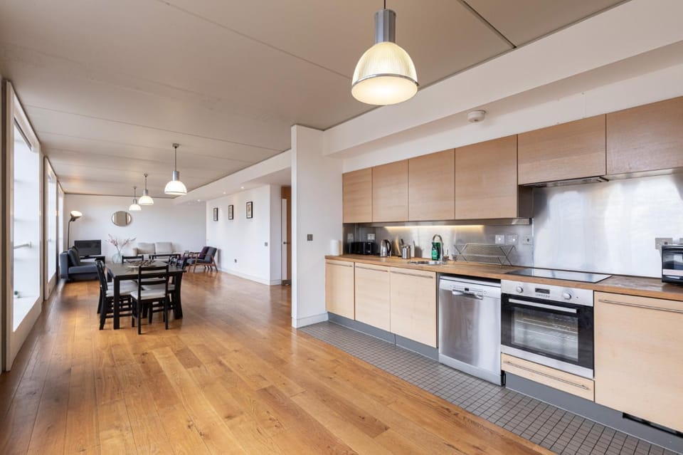 Beautiful 3 bedroom apartments in Shoreditch Apartment in London Borough of Islington