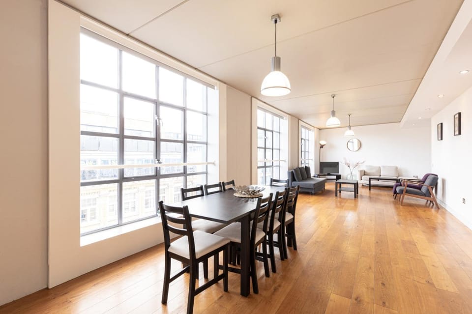 Beautiful 3 bedroom apartments in Shoreditch Apartment in London Borough of Islington