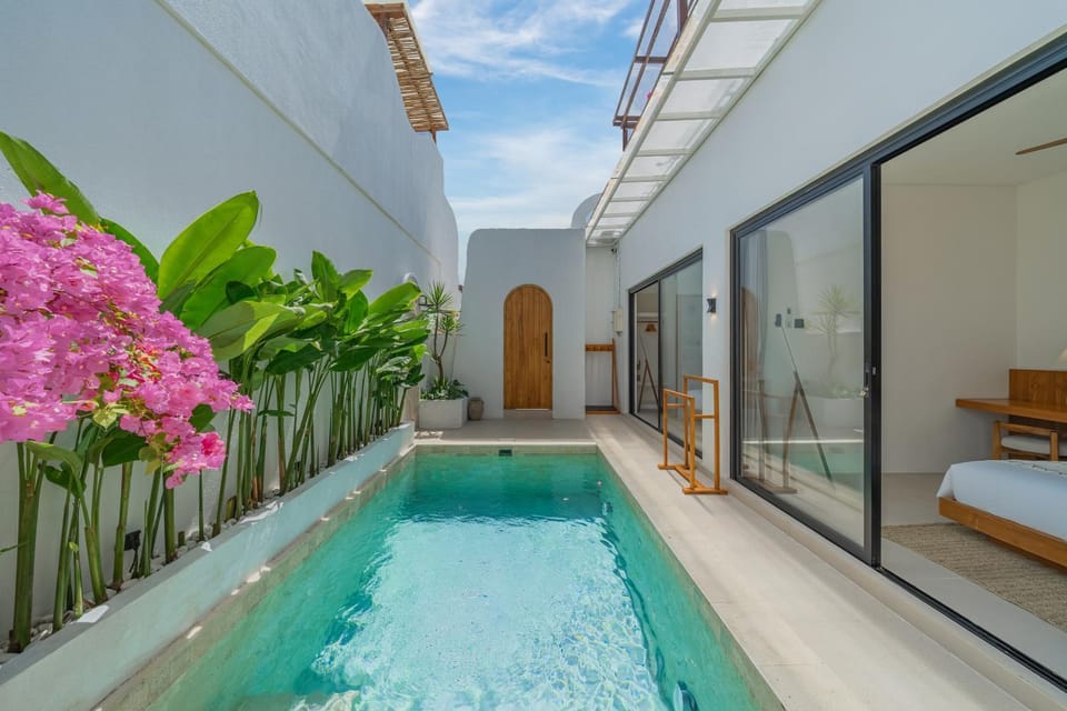 Villa Rame - Chic Tropical 2BR with Rooftop Terrace near Beach Villa in Bali