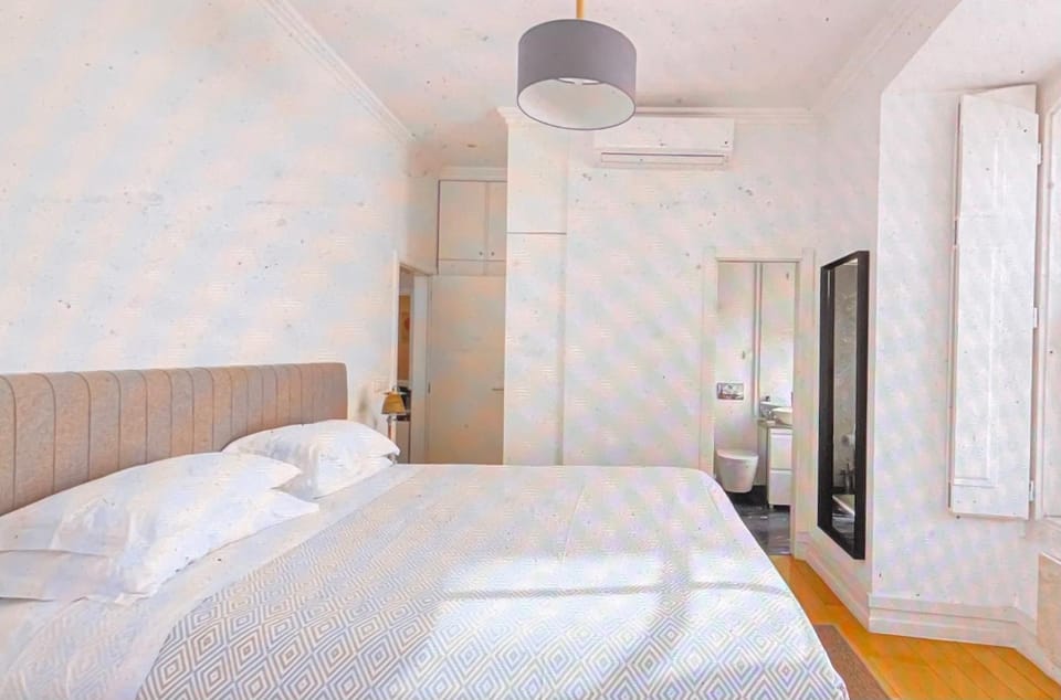 Spacious and Unique Apartment Apartment in Lisbon