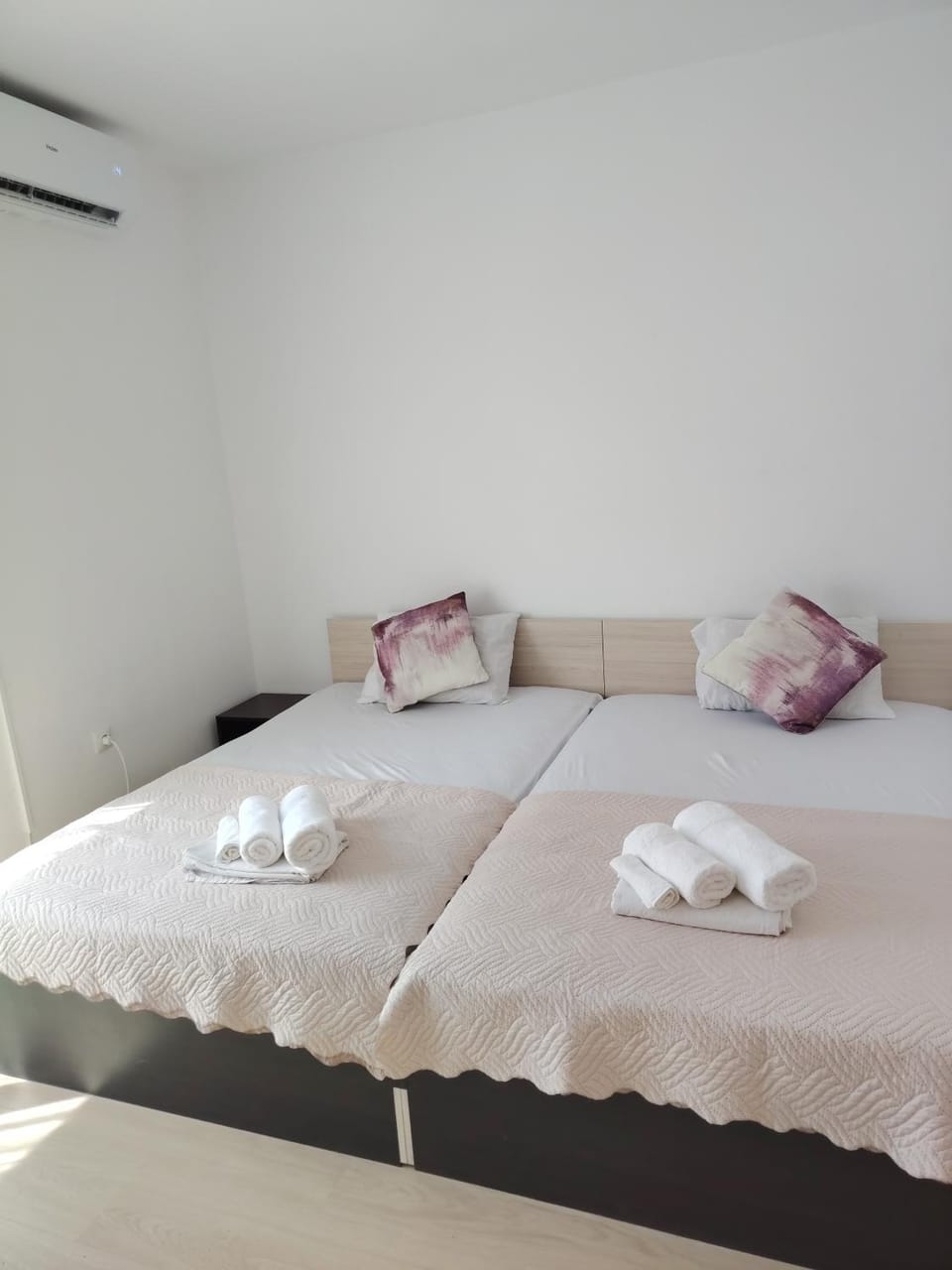 Bed, Bedroom, towels, air conditioner