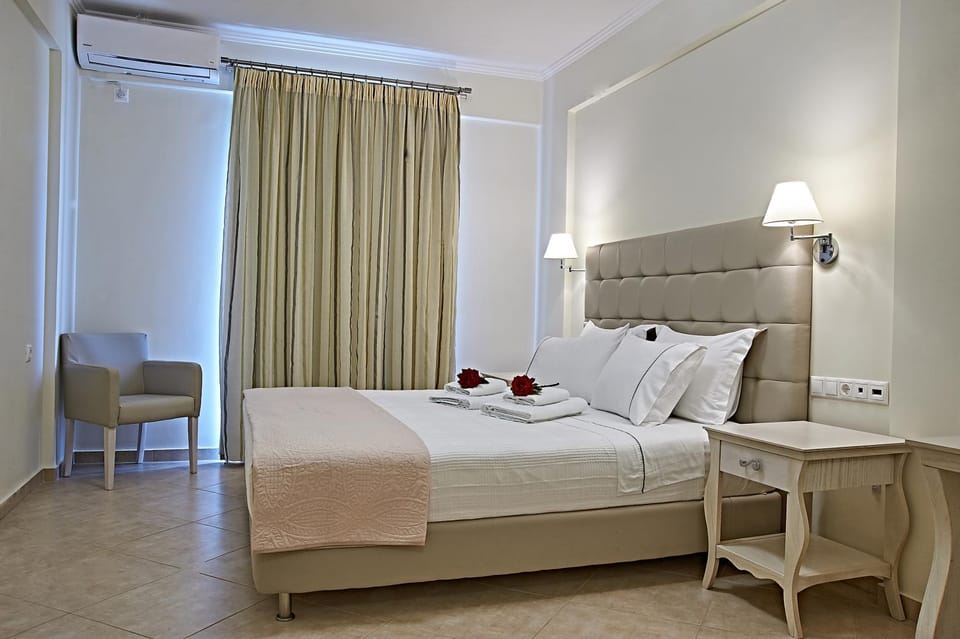 Bed, Photo of the whole room, Bedroom, Sea view