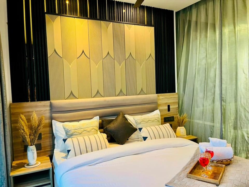 The View & You 34th Floor Apartment in Noida
