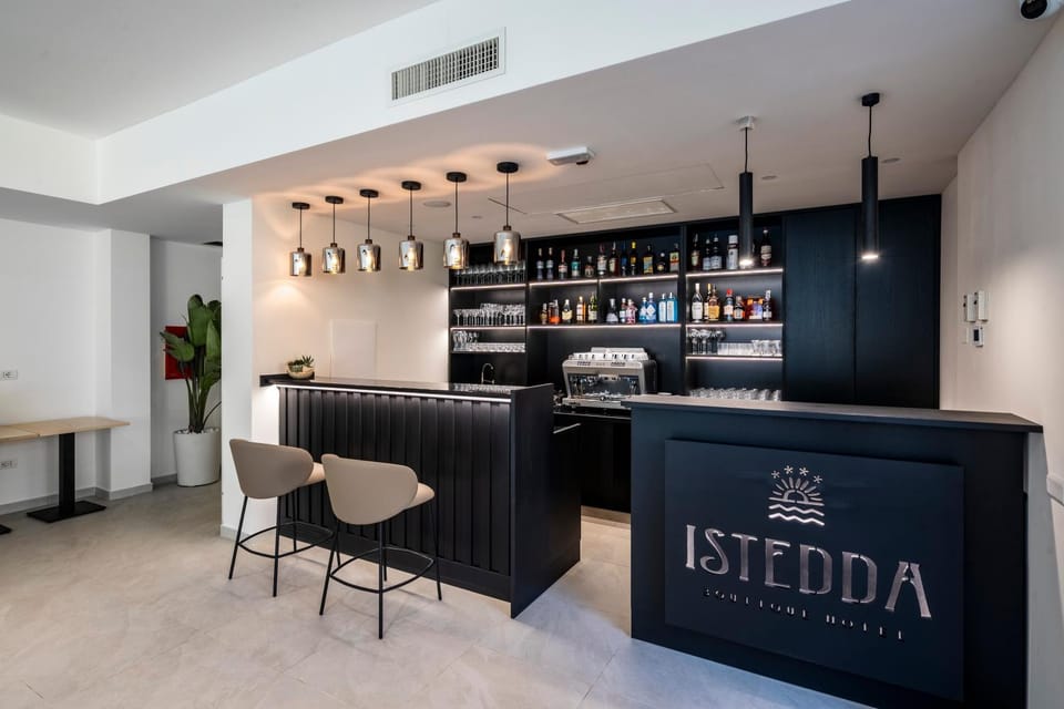 Lounge or bar, Drinks
