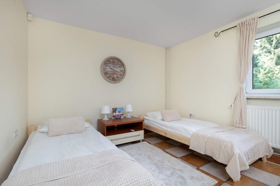 Bed, Photo of the whole room, Bedroom, internet