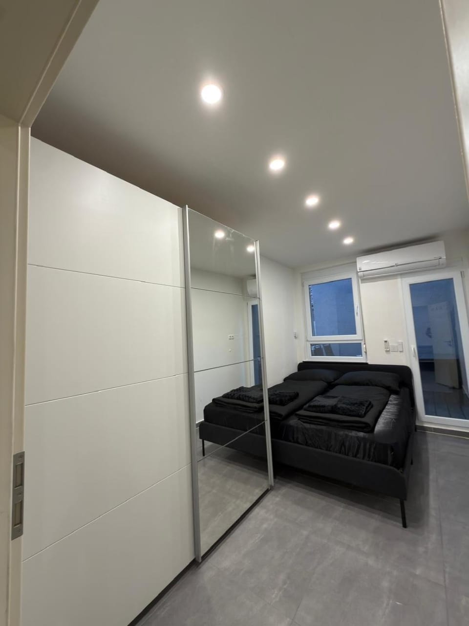 Bed, Photo of the whole room, Bedroom, soundproof, wardrobe, air conditioner, air conditioner