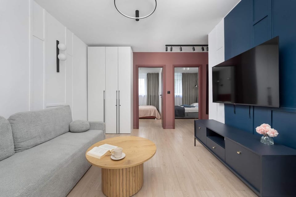 TV and multimedia, Living room, Photo of the whole room, Seating area, wardrobe