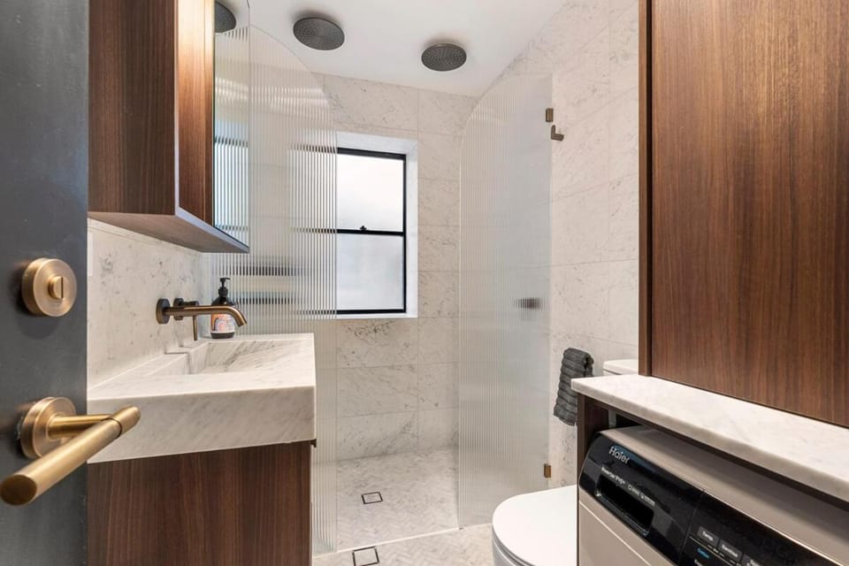 Life is a Beach Fully renovated modern w air con Apartment in Sydney