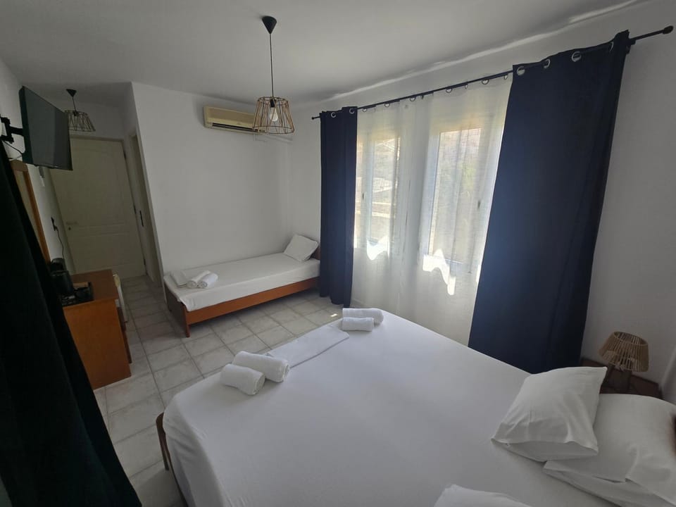 Bed, TV and multimedia, towels, air conditioner