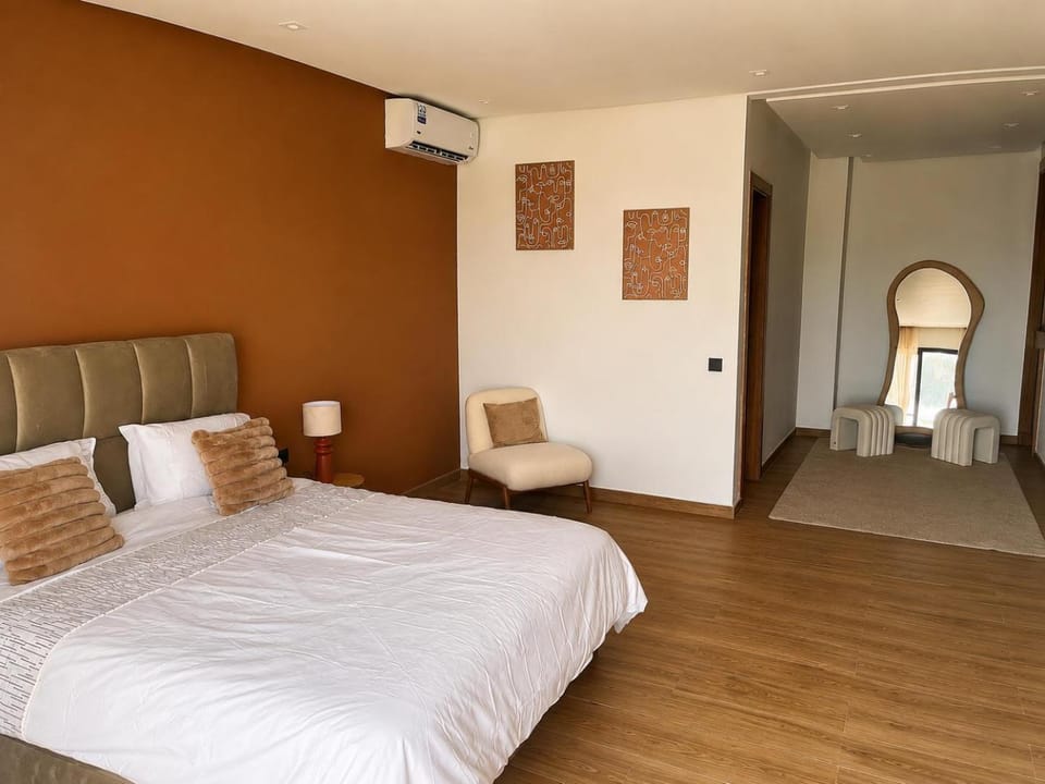 Bedroom, wardrobe, air conditioner