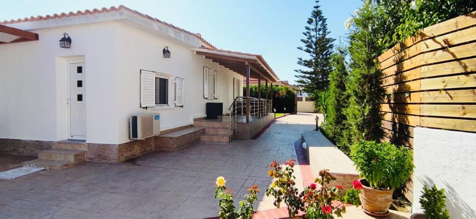 Property building, Garden, Seating area