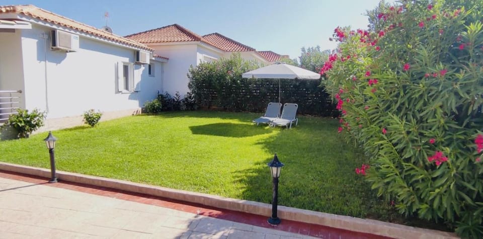 Property building, Garden, sunbed