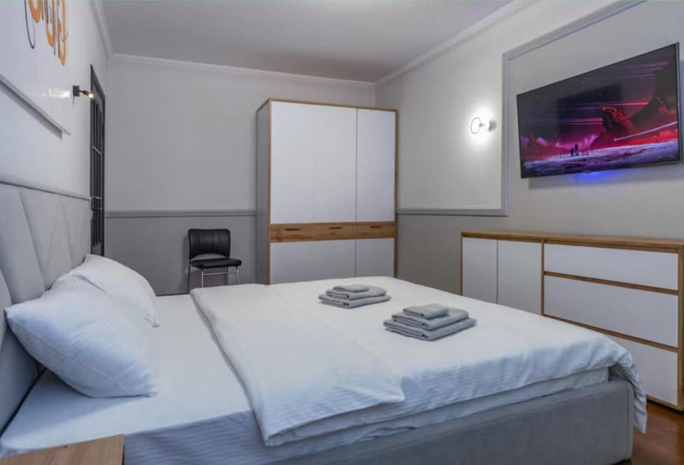 TV and multimedia, Bedroom, towels