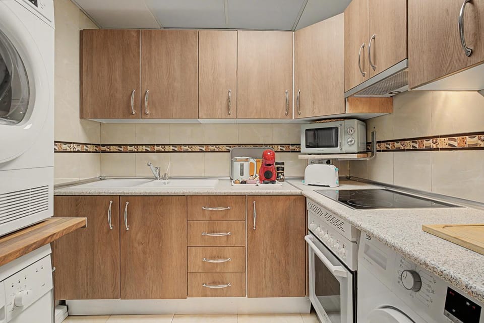 Kitchen or kitchenette, Living room