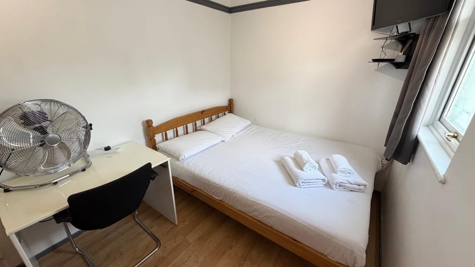 Spacious 4BDR House by Canada Water Apartment in London Borough of Southwark