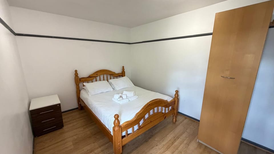 Spacious 4BDR House by Canada Water Apartment in London Borough of Southwark