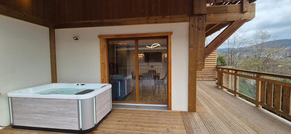Patio, Hot Tub, Lake view