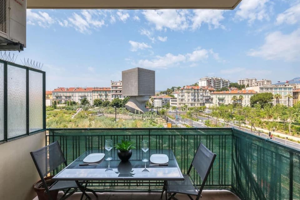 Magnifique 3 pieces sur la coulee verte Apartment in Nice