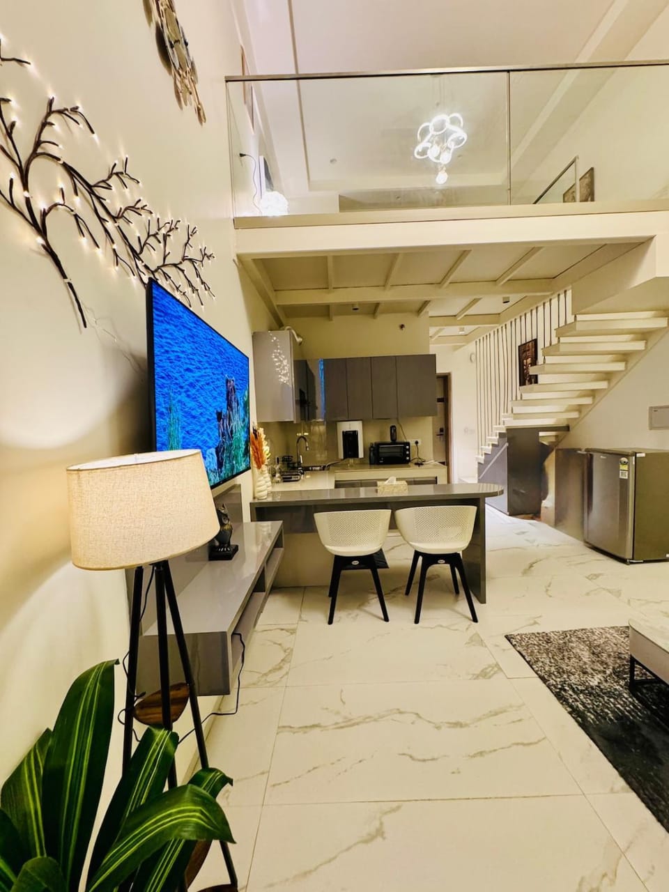 Kitchen or kitchenette, Living room, Seating area, Dining area