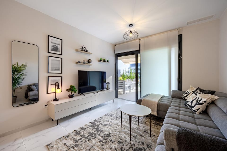 Communal lounge/ TV room, Living room