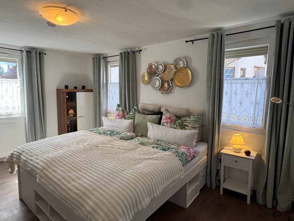 Bed, Bedroom