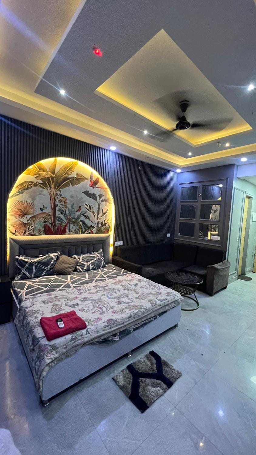 Abhi Stays Bed and Breakfast in Noida