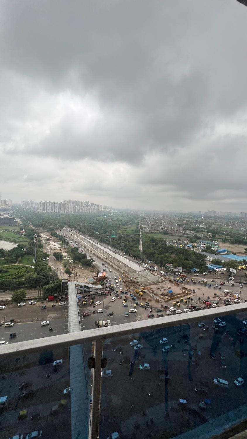 Abhi Stays Bed and Breakfast in Noida