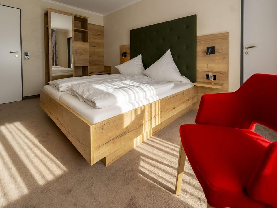 Bed, Photo of the whole room, Seating area, Bedroom, wardrobe
