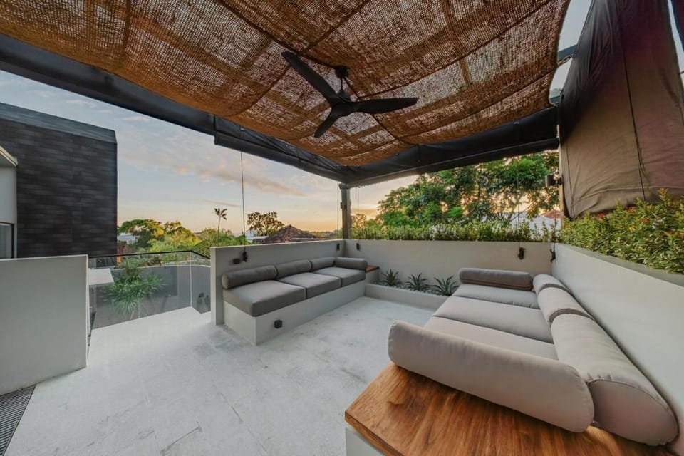 Patio, Balcony/Terrace, Seating area