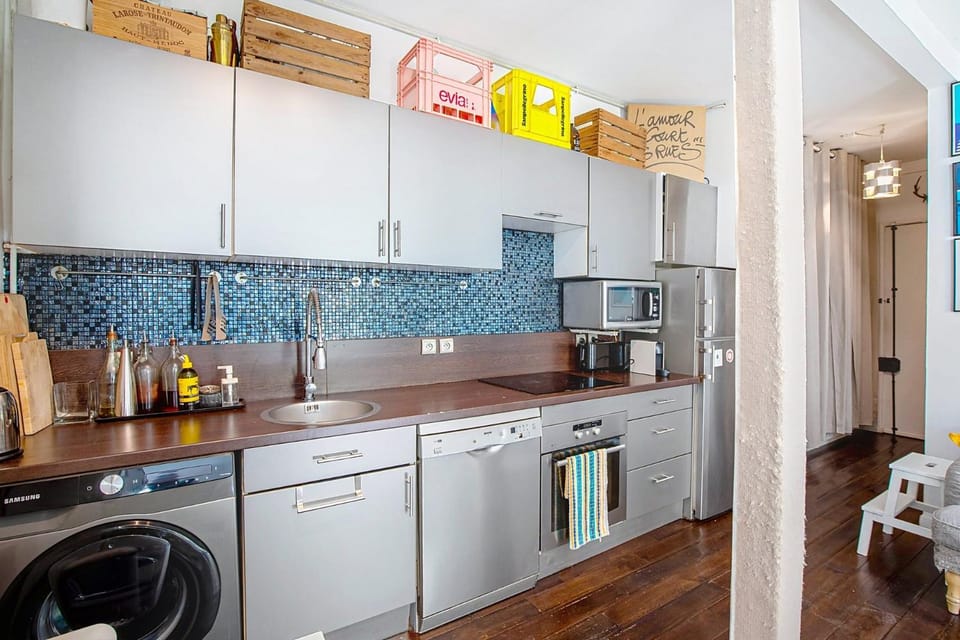 Kitchen or kitchenette