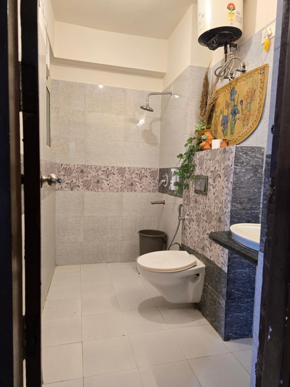 Near Prem Mandir Centrally Located 2BHK Apartment Bed and Breakfast in Uttar Pradesh