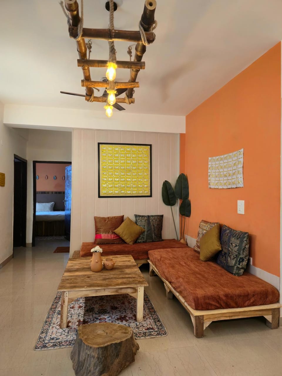 Near Prem Mandir Centrally Located 2BHK Apartment Bed and Breakfast in Uttar Pradesh